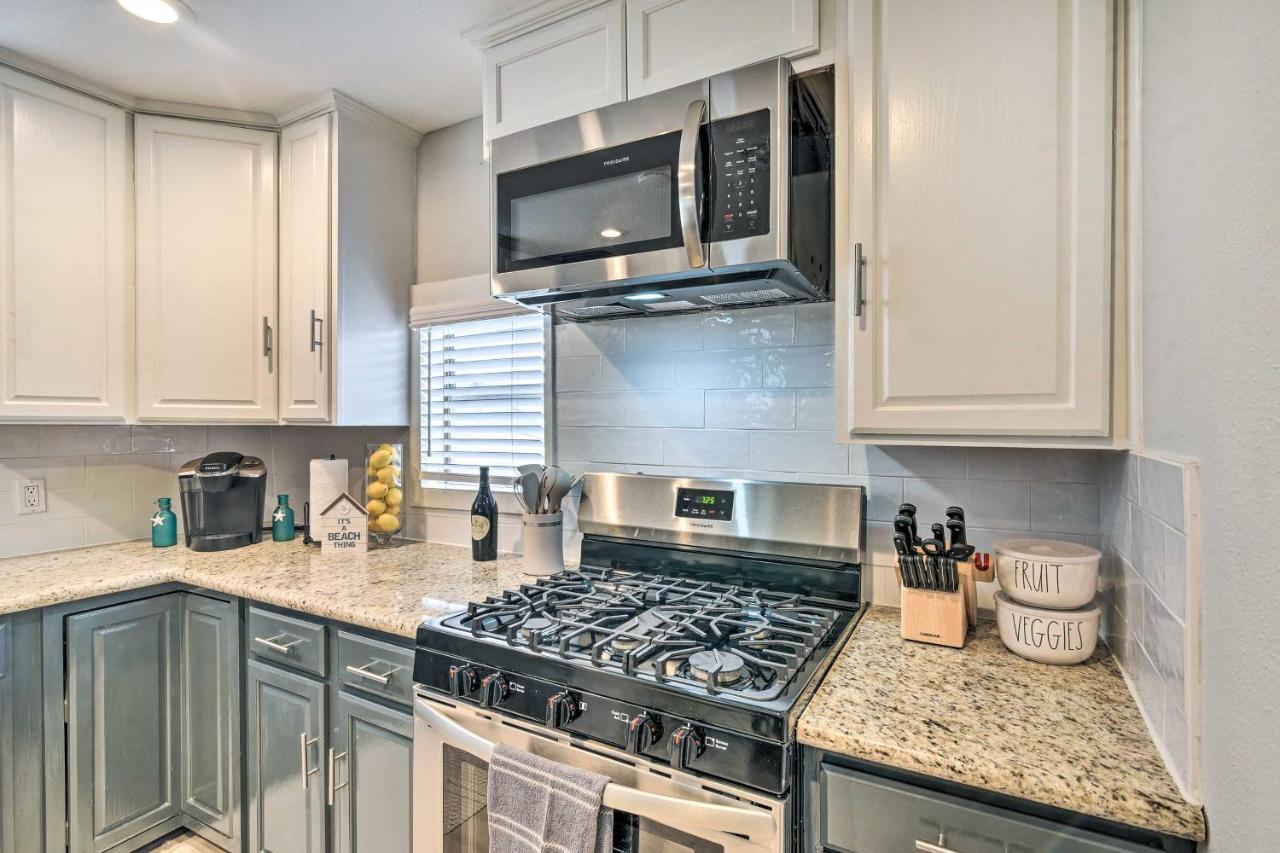 Galveston Home About 1 Mi To Pier, Fishing, And Beaches Extérieur photo
